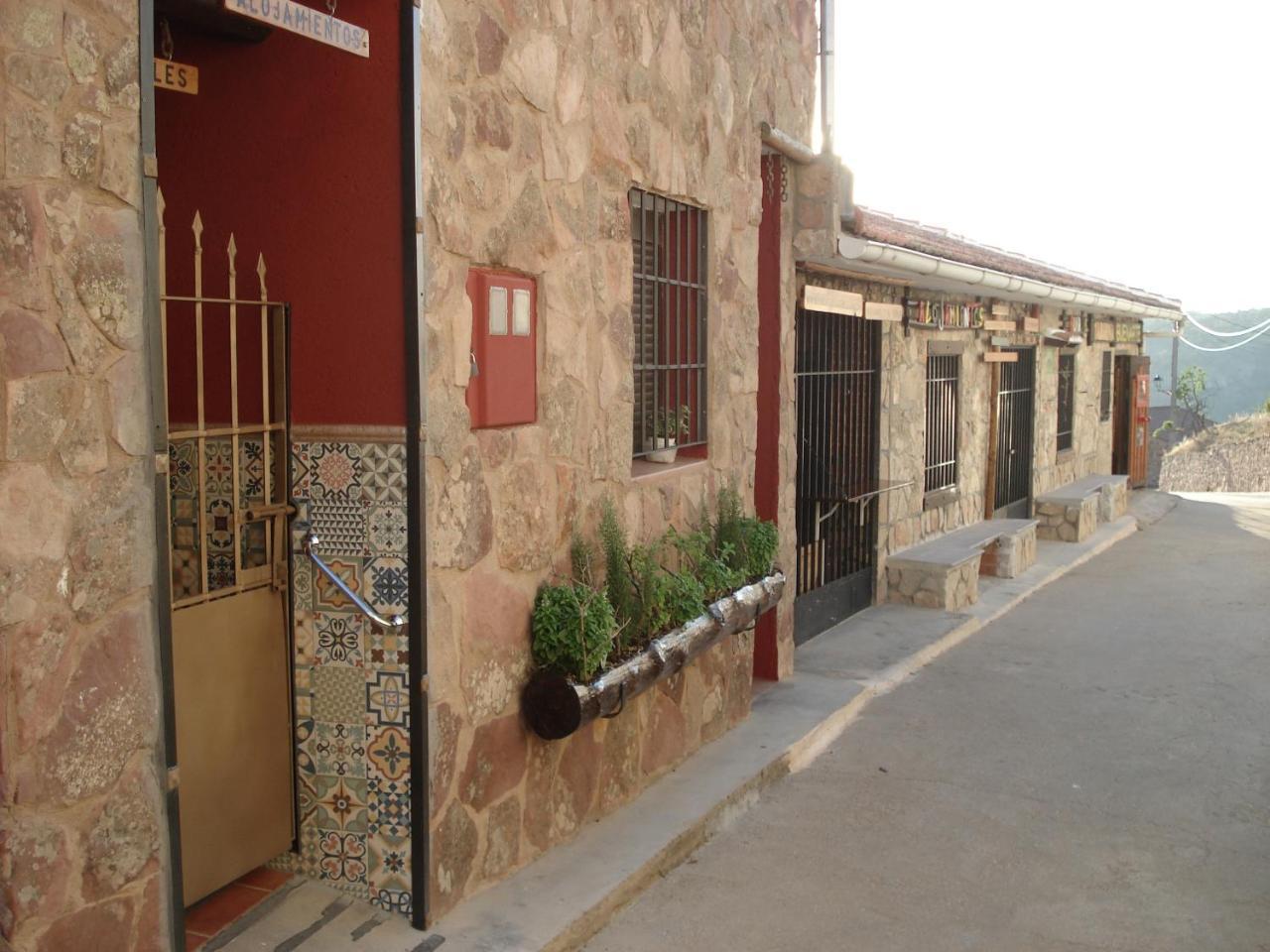 Fuente Del Gamellon Guest House Buenache de la Sierra Exterior photo