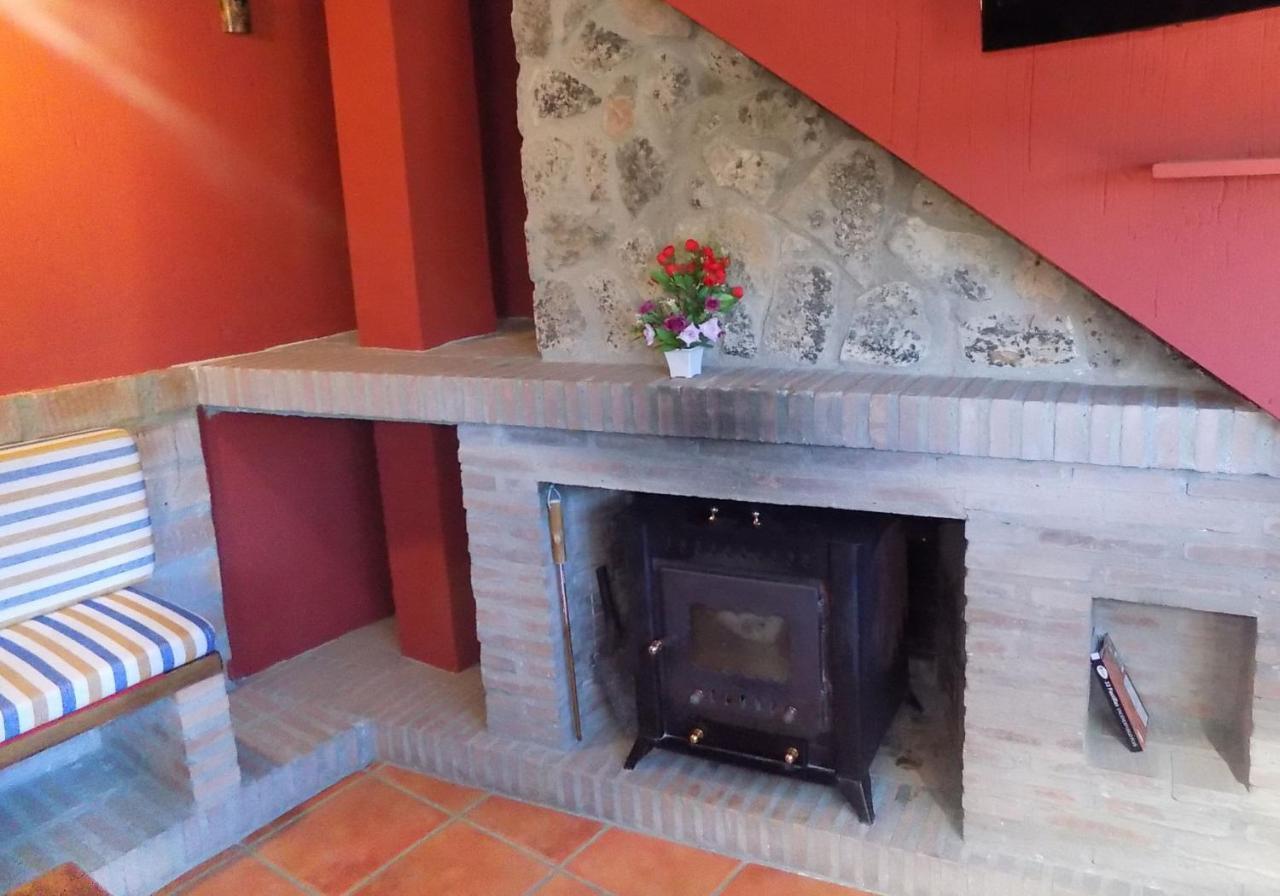 Fuente Del Gamellon Guest House Buenache de la Sierra Exterior photo